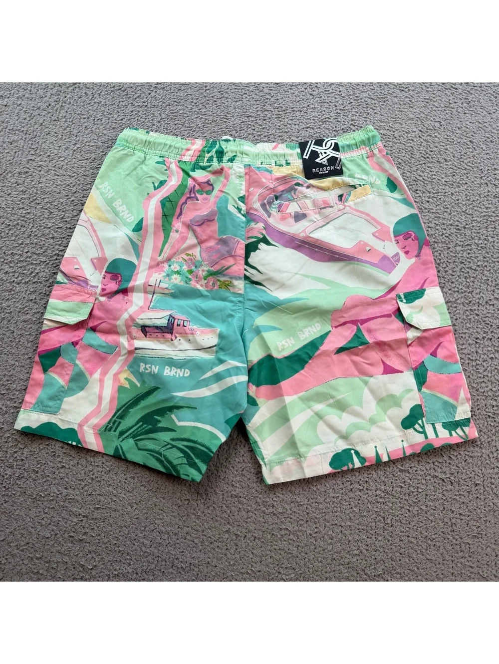 NWT Reason Tropical Vibes Cargo Swim Trunks Men’s Medium Green Pink Graphic